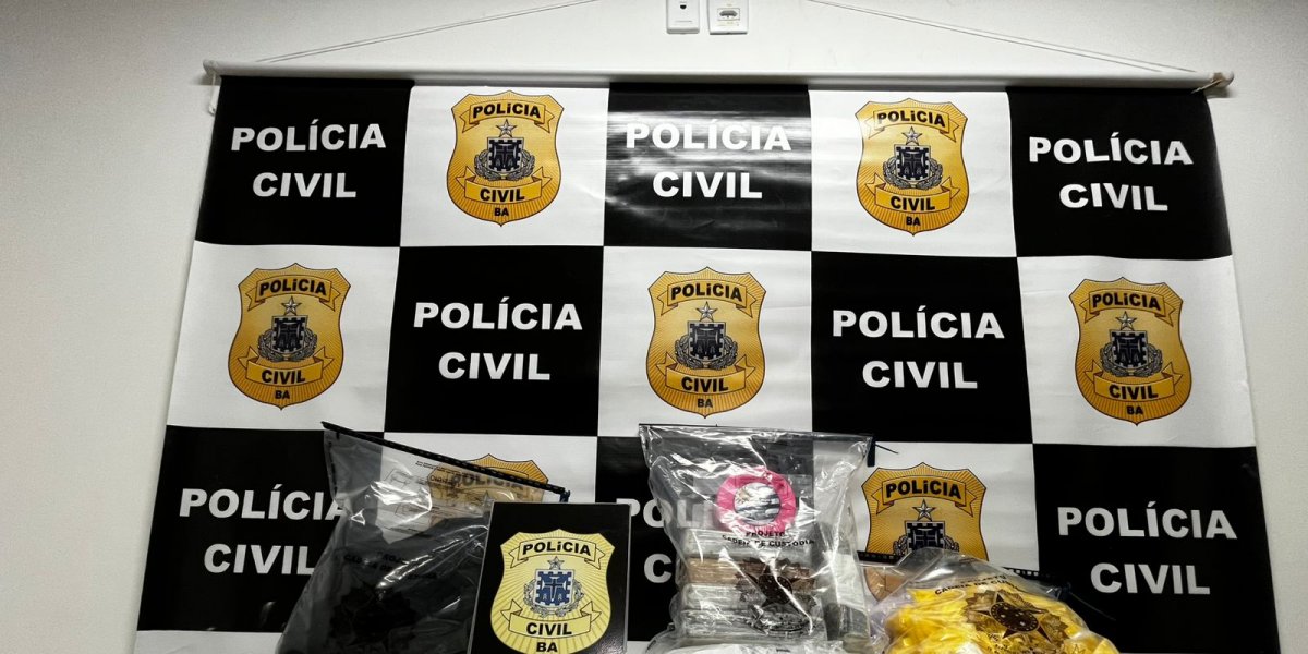 Armas e drogas apreendidas pela DHPP