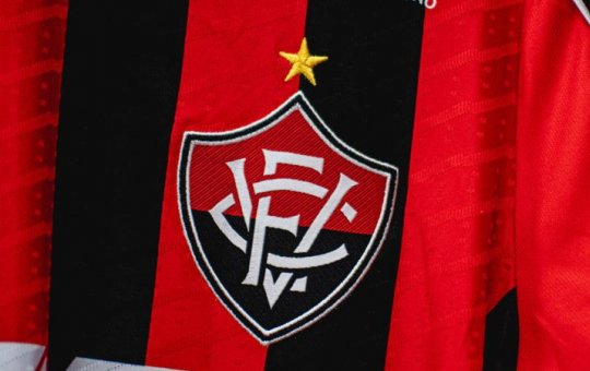 Pode voltar? Vitória negocia contratação de jogador revelado pelo clube
