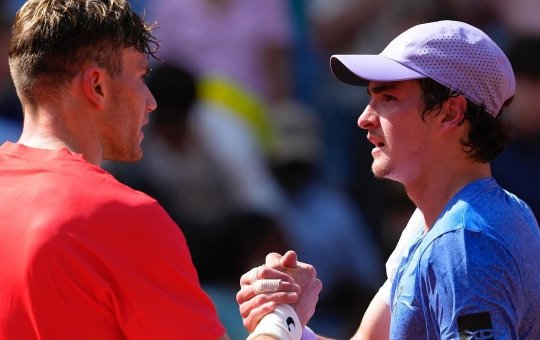 João Fonseca perde para número 5 do mundo e se despede de Roland Garros