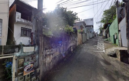 Desabamento de laje deixa casal com cinco filhos desabrigado no Engenho Velho de Brotas