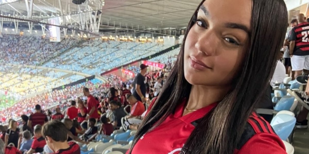Izabelly durante jogo do Flamengo