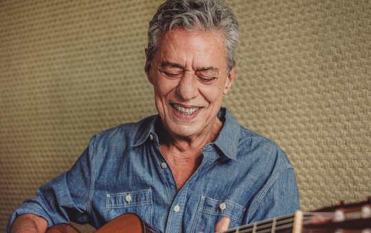 Problema de Chico Buarque poderia ser confundido com envelhecimento natural; entenda o caso