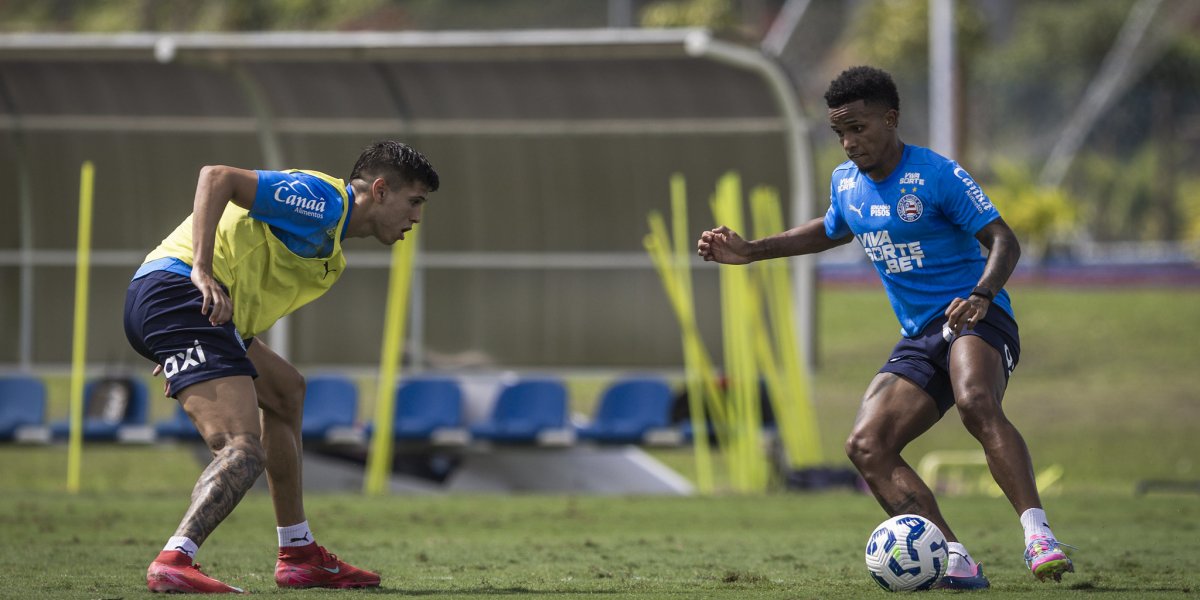 Atletas do Bahia durante treino