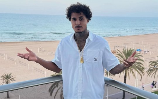 MC Livinho rebate às acusações de decepção feitas por Lucas Guedez: "Acorda, moleque!"
