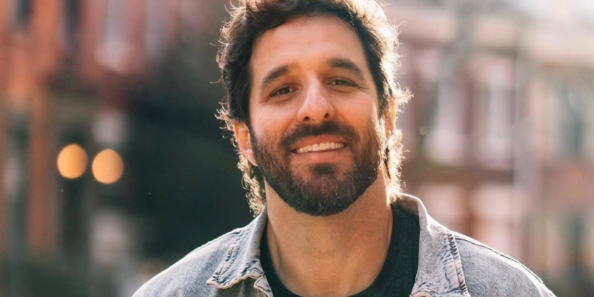 Rafinha Bastos critica condenação de Léo Lins e cita Adriana Esteves