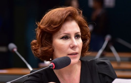 Interpol atende pedido da PF e inclui Zambelli na lista de procurados internacionais