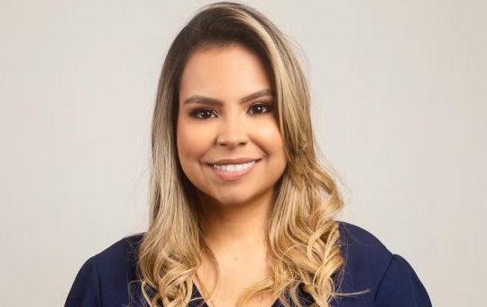 Prefeita de Marituba responde a críticas por vídeo dançando de biquíni: 'Deus não deixa cair'