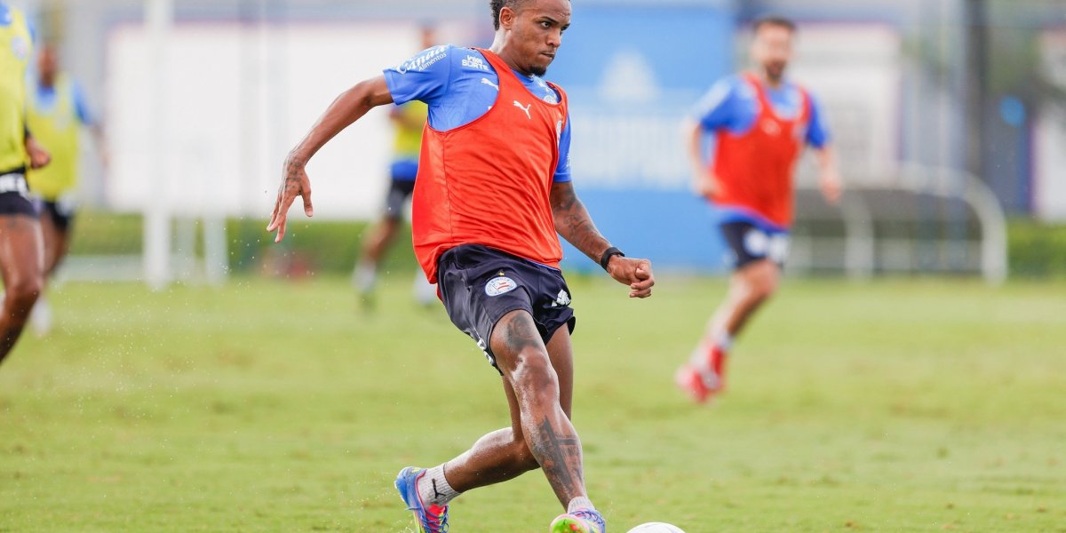 Kayky durante treinamento no CT Evaristo de Macedo