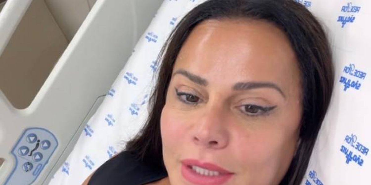Viviane Araujo em hospital