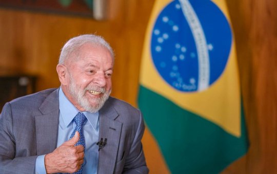 Em visita diplomática à França, Lula faz performance acrobática; saiba mais