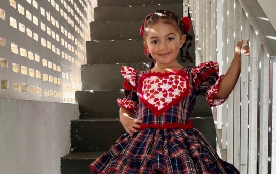 Lore Improta se emociona ao ver apresentação junina da filha Liz: "Sou tão abençoada"