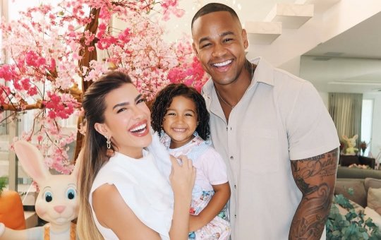 Justiça autoriza Liz, filha de Lore e Léo Santana, a atuar em campanha publicitária