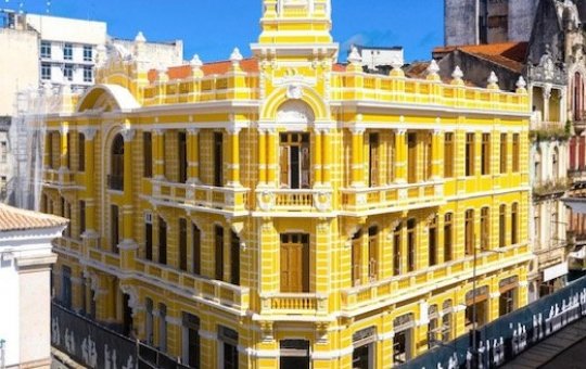 Incêndio atinge casarão histórico no Pelourinho