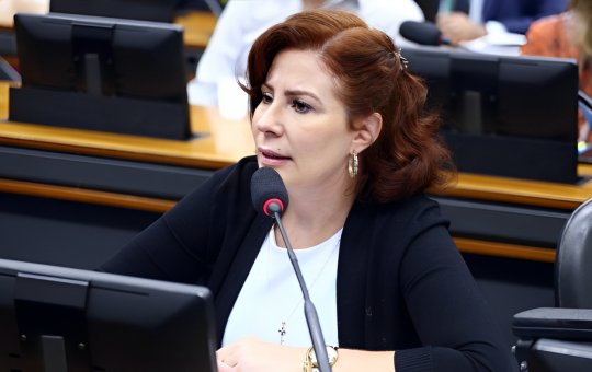STF determina prisão definitiva de deputada Carla Zambelli