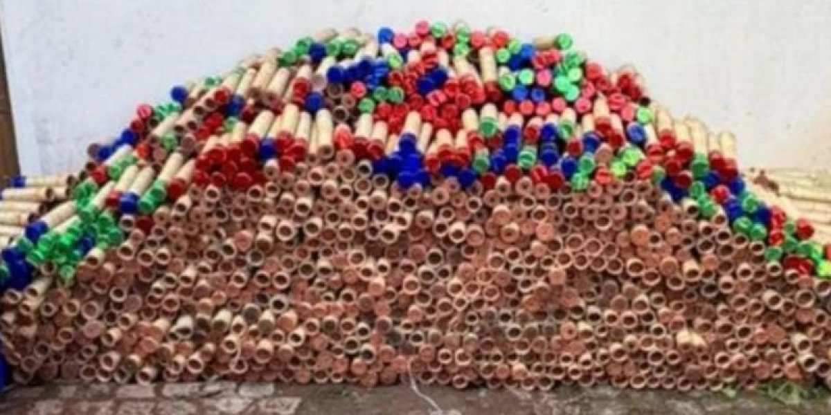 Fogos apreendidos no local