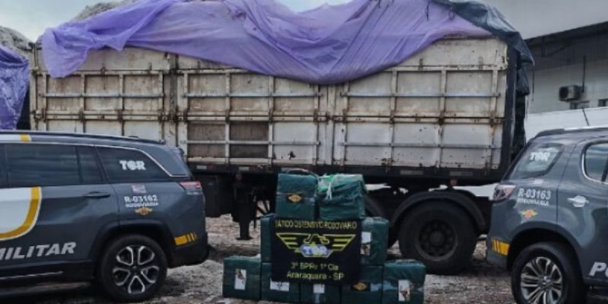 Carga de cocaína interceptada pela polícia