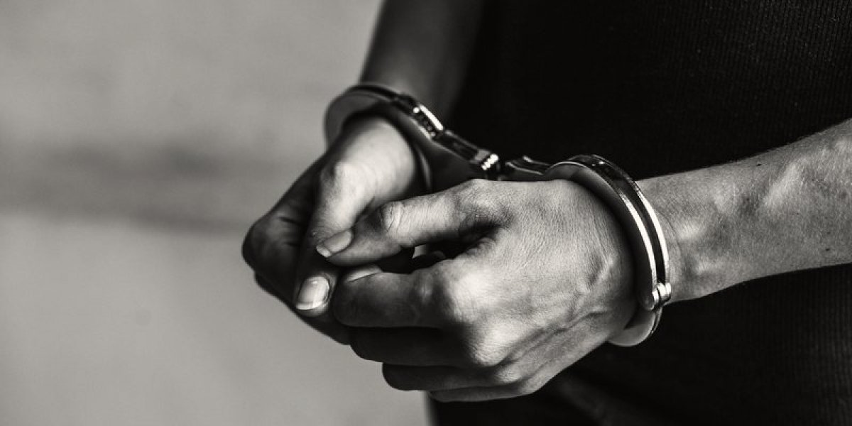 Imagem ilustrativa de pessoa algemada