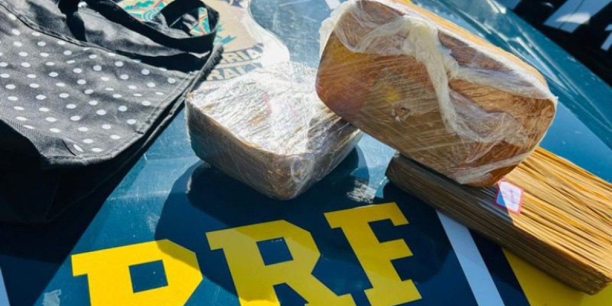 Mulher é presa com 3 kg de pasta base de cocaína em ônibus na BR-116, em Jequié