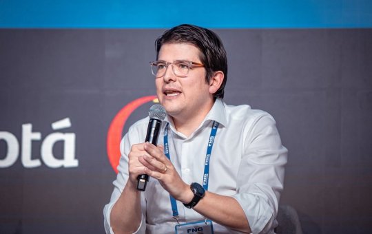 Pré-candidato à presidência da Colômbia apresenta 'melhora neurológica'