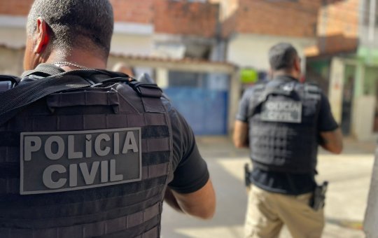 Corpo é encontrado enrolado em colchão em canal da Boca do Rio, em Salvador