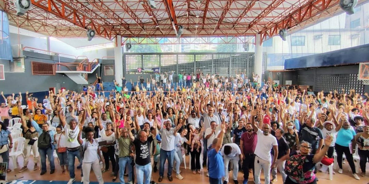 Servidores municipais encerram greve, mas professores seguem em paralisação