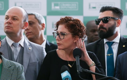Carla Zambelli pode ser presa na Itália a qualquer momento