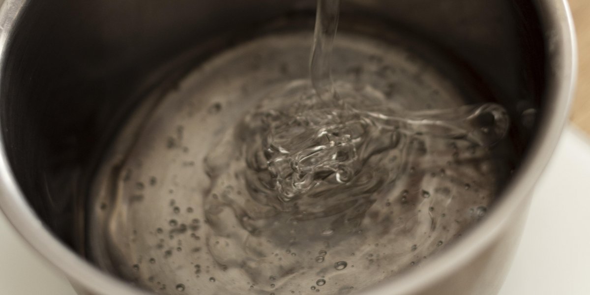 Imagem ilustrativa de água fervendo