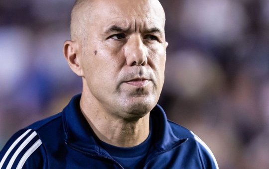 'Cartão vermelho muito mal analisado', dispara treinador do Cruzeiro sobre lance de lesão de Jamerson