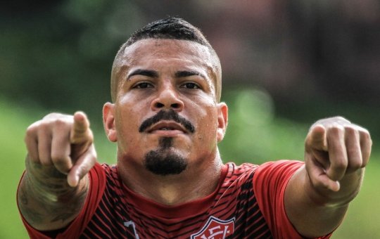 Ex-jogador do Vitória é preso por dívida de pensão alimentícia