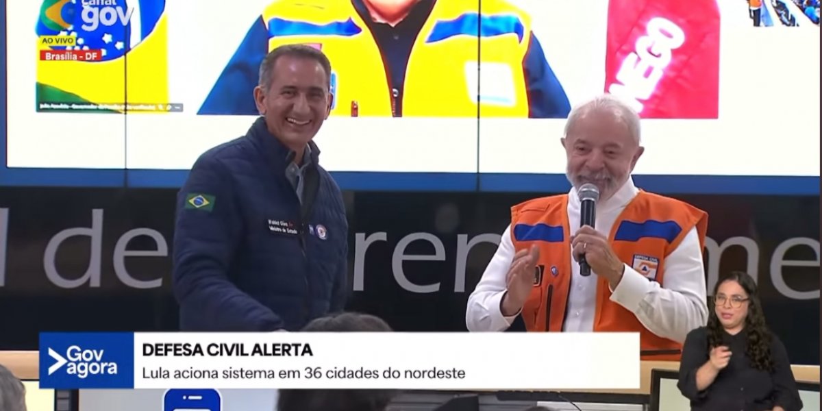 Lula na sede da Defesa Civil