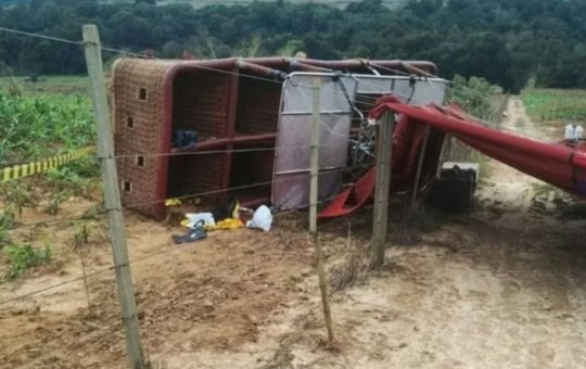 Grávida morre e 10 ficam feridos em queda de balão com 33 pessoas no interior de SP