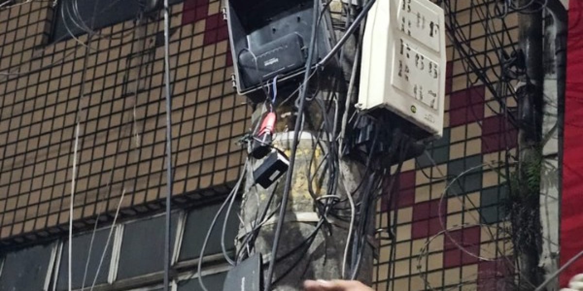 Equipamento clandestino retiradas pelos policiais