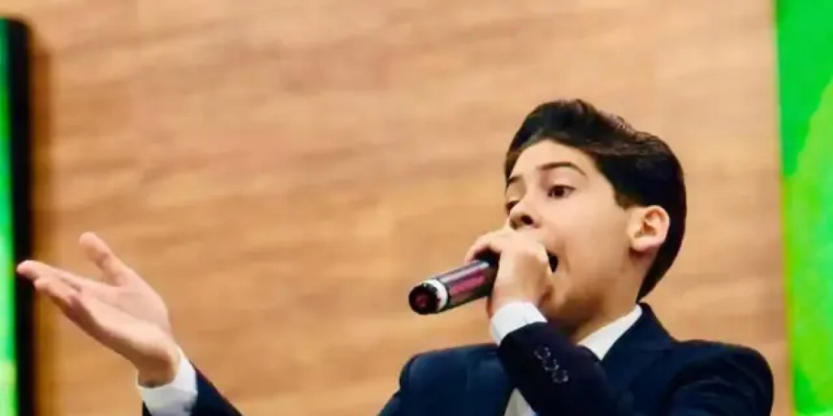 Pastor Mirim pregando