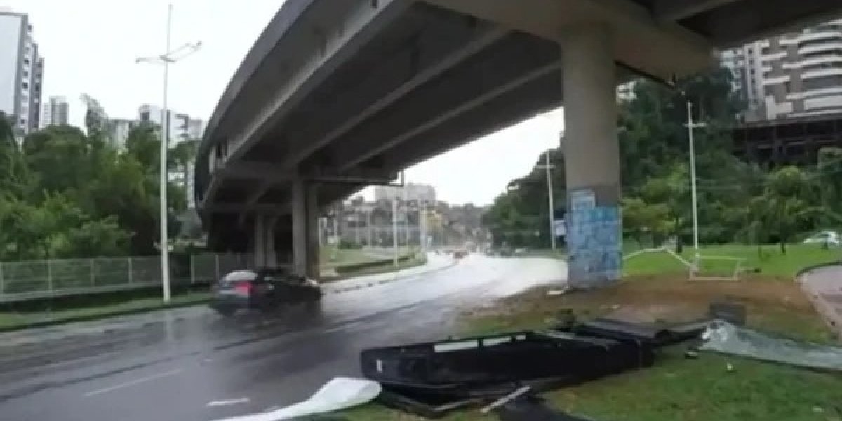 Local do acidente na Avenida ACM