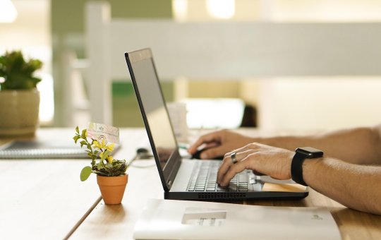 Burnout entre jovens cresce e preocupa o mercado de trabalho