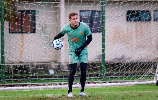 Vitória acerta empréstimo de Thiago Couto e troca goleiros com o Sport