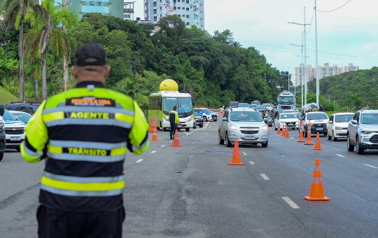 Transalvador faz alerta para segurança no trânsito durante feriadão junino