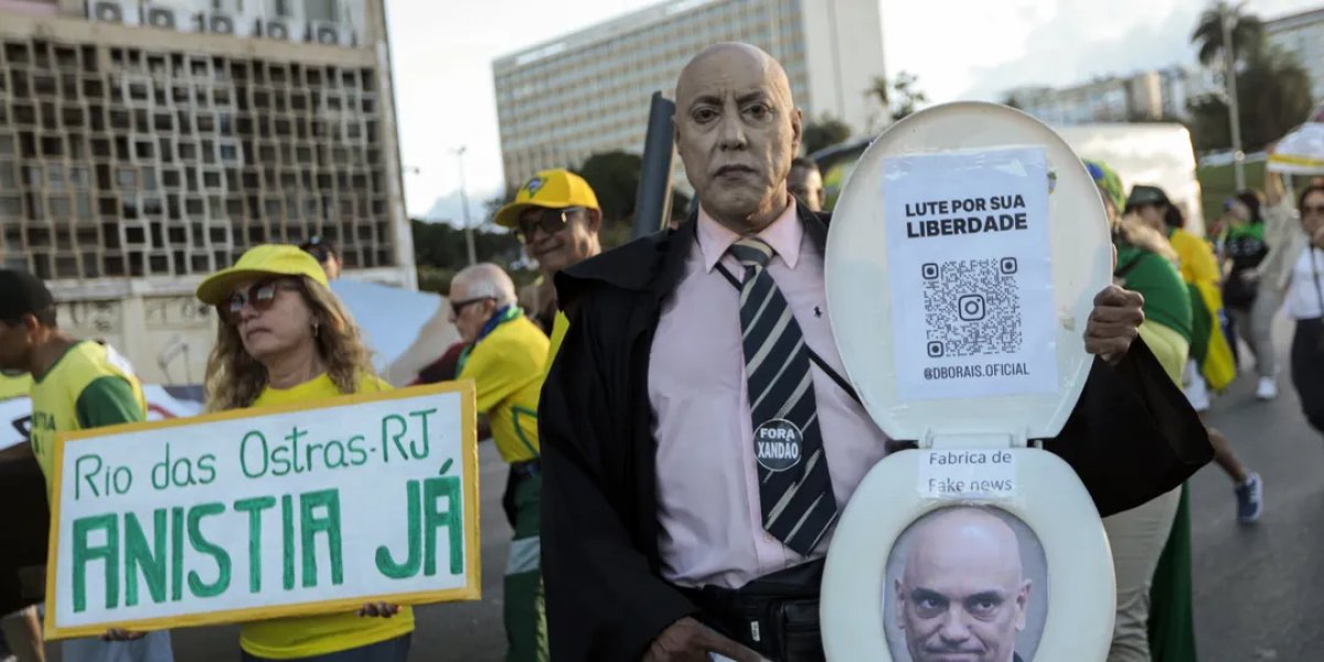 Manifestantes a favor do PL da Anistia