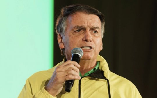Após passar mal, Bolsonaro abandona agenda em Goiás: “Vomito 10 vezes por dia”