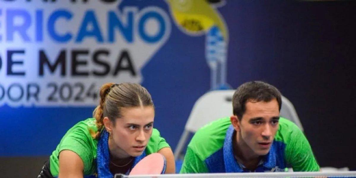 Hugo Calderano e Bruna Takahashi em espera do saque adversário
