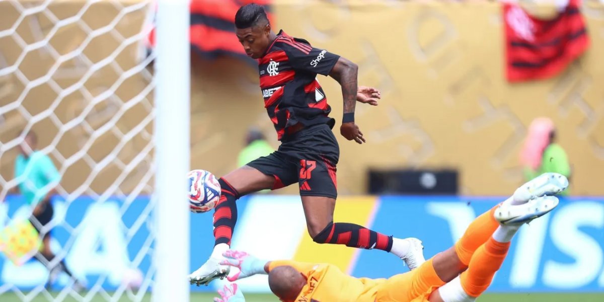 Bruno Henrique no momento do gol de empate