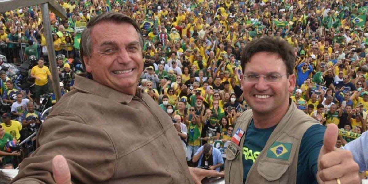 Bolsonaro e João Roma