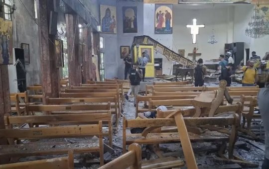 Atentado suicida deixa ao menos 20 mortos em igreja na Síria