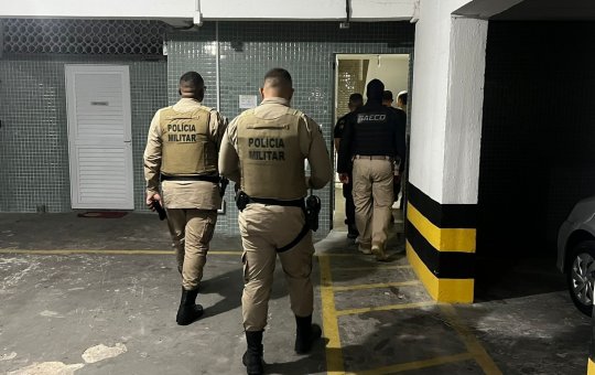 Polícia apreende drogas e materiais do tráfico após troca de tiros em Eunápolis