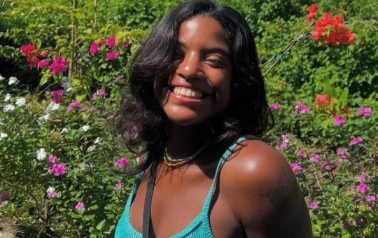 Juliana Marins é localizada imóvel a 500 metros de penhasco, diz parque de vulcão na Indonésia