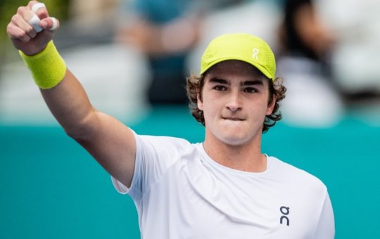 João Fonseca vence belga de virada e conquista sua 1ª vitória na grama na Inglaterra