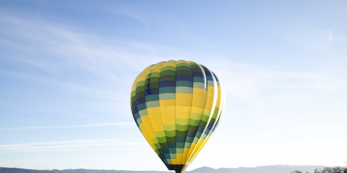 Após acidentes, governo discute regulamentação de voos de balão