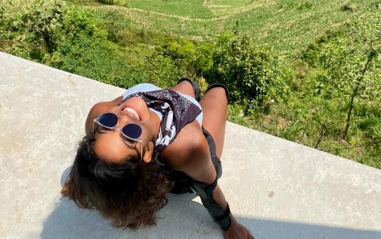 Resgate de brasileira que caiu em vulcão na Indonésia é retomado