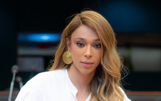 Erika Hilton nega contratação de maquiadores com verba de gabinete