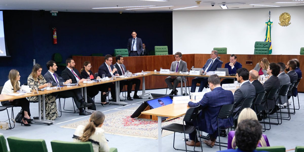 Audiência realizada nesta terça-feira (24)